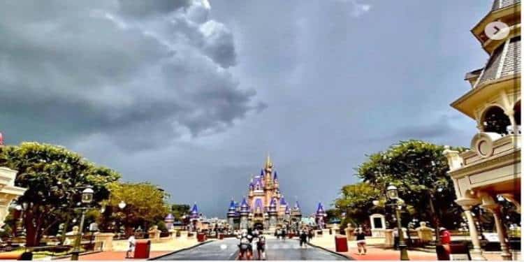 ¡Última hora! Disney World cierra sus puertas por alerta de huracán en Florida