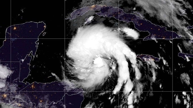 Tormenta tropical Ian se convirtió en huracán