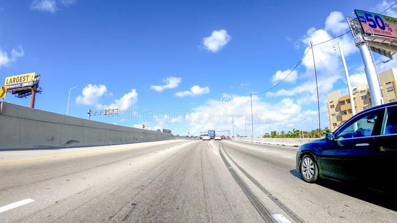 Tribunal Supremo de Florida falla contra el servicio de multas de tráfico