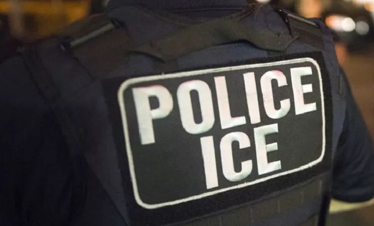 Oficial de ICE abusó sexualmente de dos mujeres inmigrantes