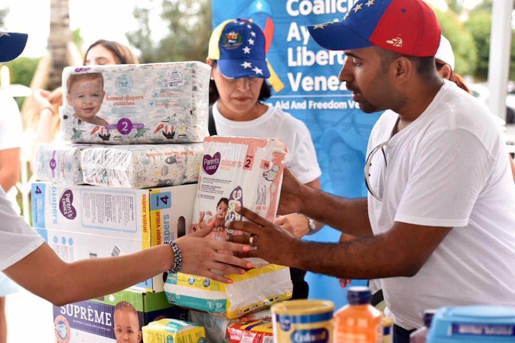 Embajador Vecchio lideró recolección de ayuda humanitaria para niños venezolanos