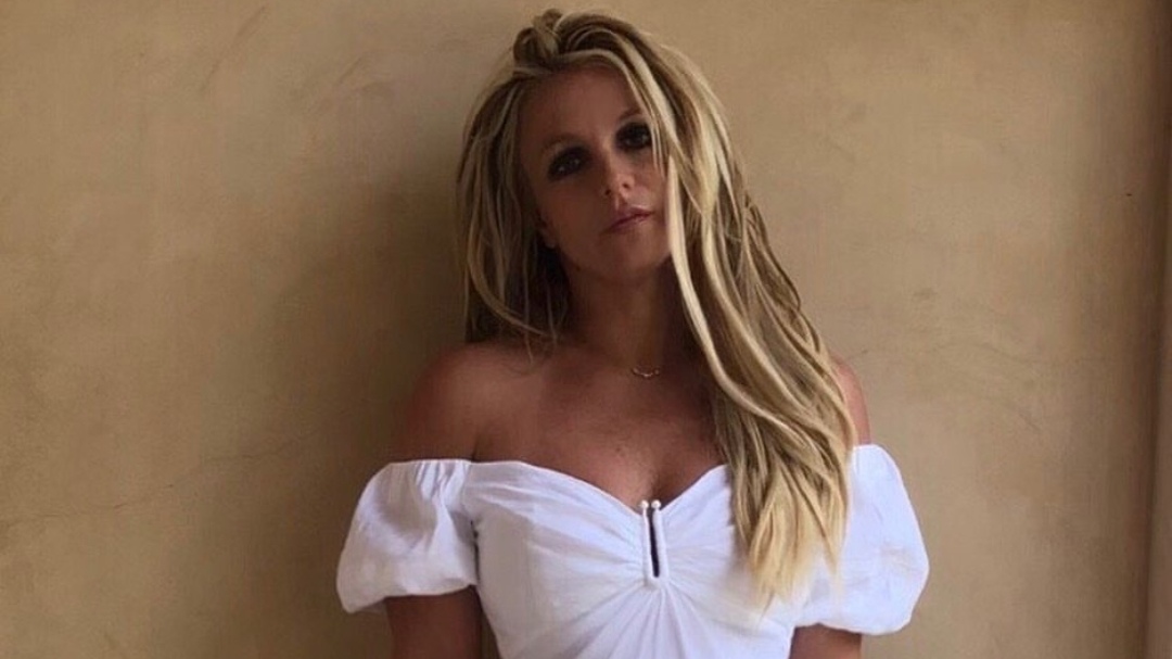 El extraño baile de Britney Spears, en lencería muy sugestiva, que tiene preocupados a sus fans (VIDEO)