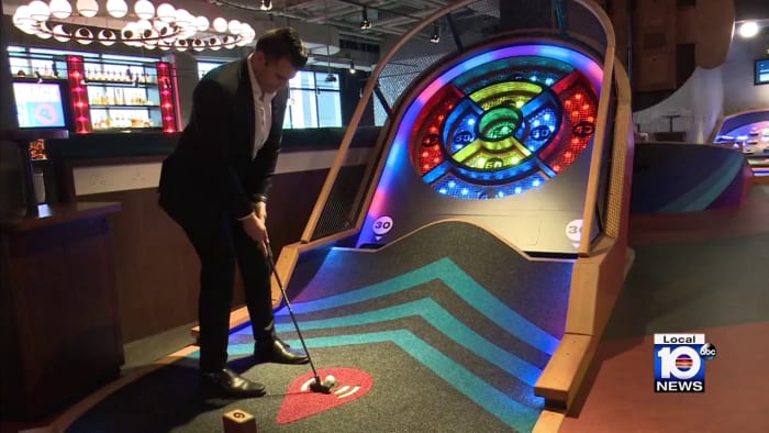Minigolf Puttshack trae renovación tecnología de diversión en Brickell