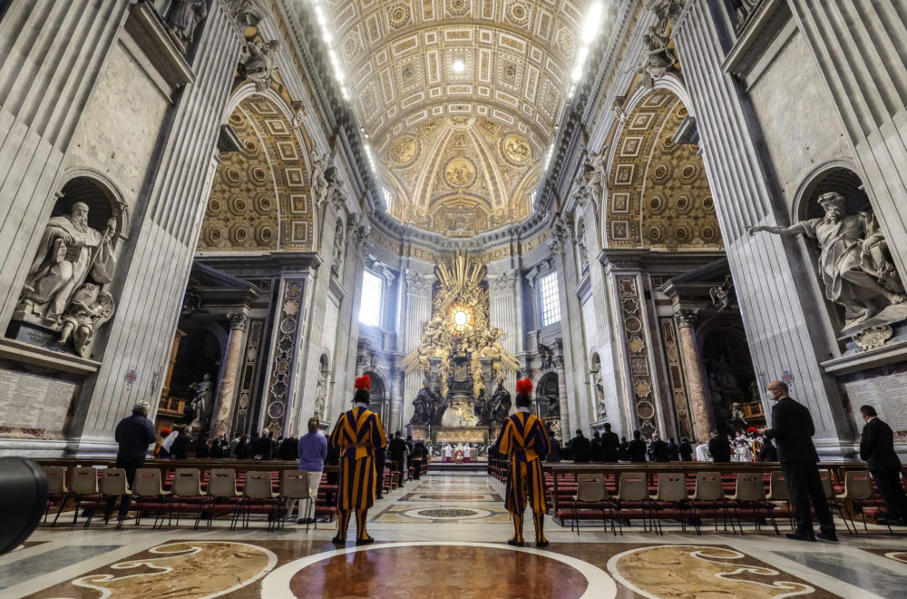 Activista se desnudó en altar de la Basílica de San Pedro en el Vaticano