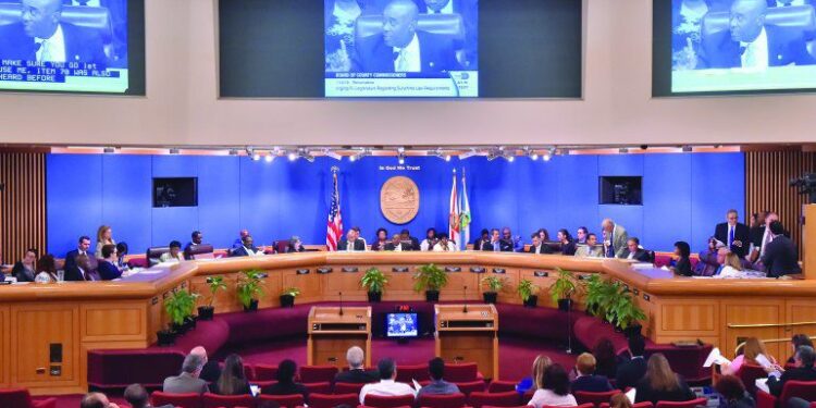 Comisión de Miami-Dade anuncia elección para comisionado del Distrito 8