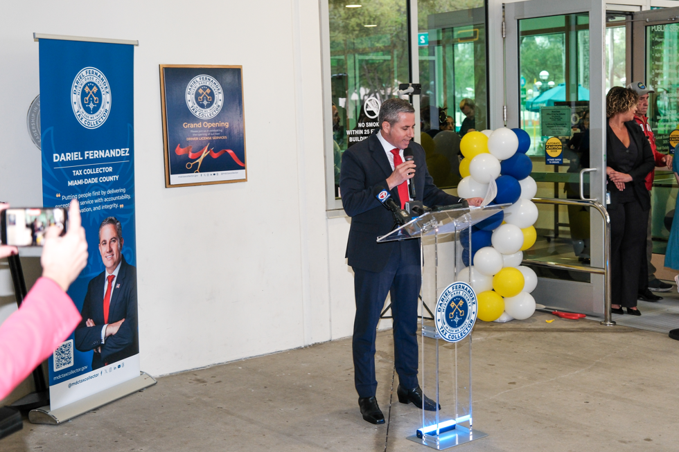 Downtown Miami estrena oficina para renovar licencias sin hacer largas filas