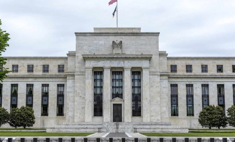 Fed vuelve a subir tasa de interés en EE.UU para controlar inflación