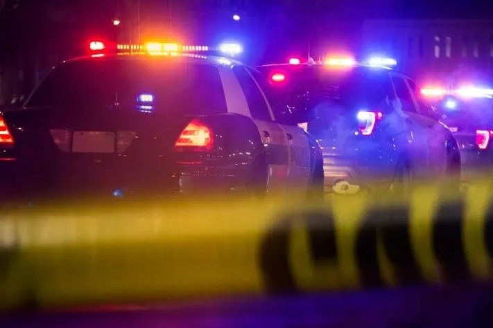 Mujer con heridas de bala fue arrojada desde un auto en plena calle de Hollywood en Broward