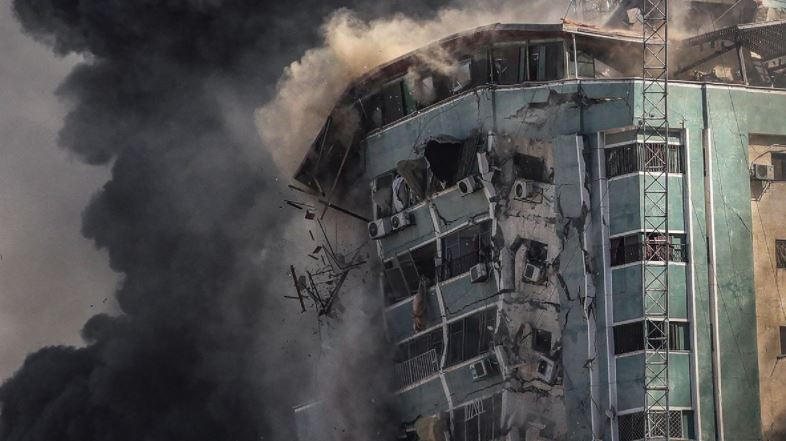 Israel destruyó edificio de 14 pisos sede de AP y Al Jazeera en Gaza (Video)