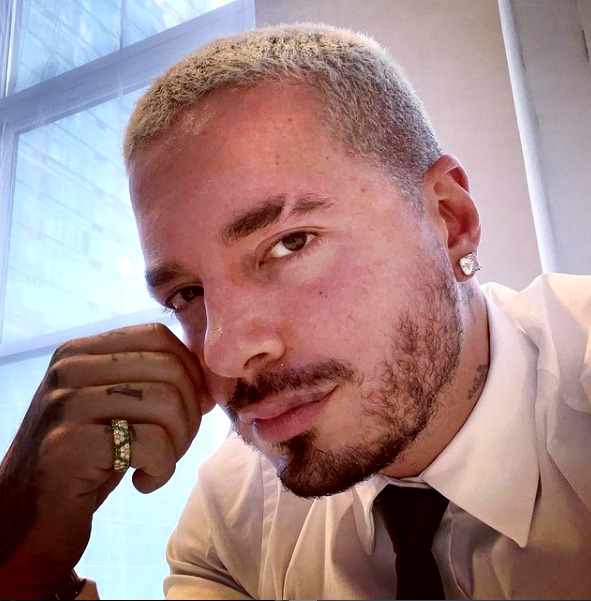 J Balvin envía mensaje a sus fanáticos tras comprar su tercer avión