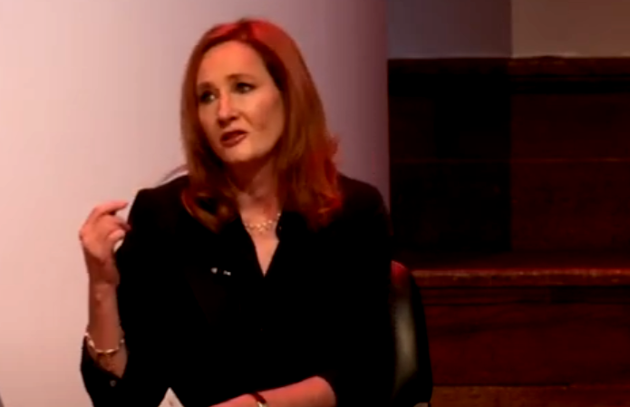 J.K. Rowling vuelve a desatar la ira en redes con nueva novela