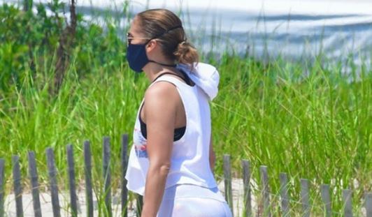 Jennifer López a la playa en Los Hamptons de incógnito (+Fotos)