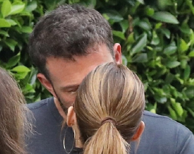 Romance de Ben Affleck y JLo  se intensifica cada día