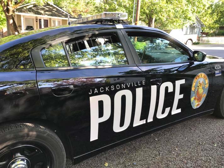 Intentó vender a su hija de 10 años en Jacksonville: “Dame $20 y llévatela”