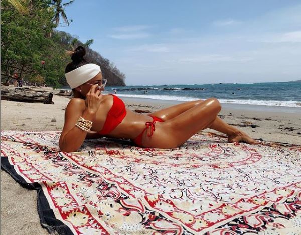 Modelo costarricense Janessa Salas está fascinada en las playas de Miami (Video)