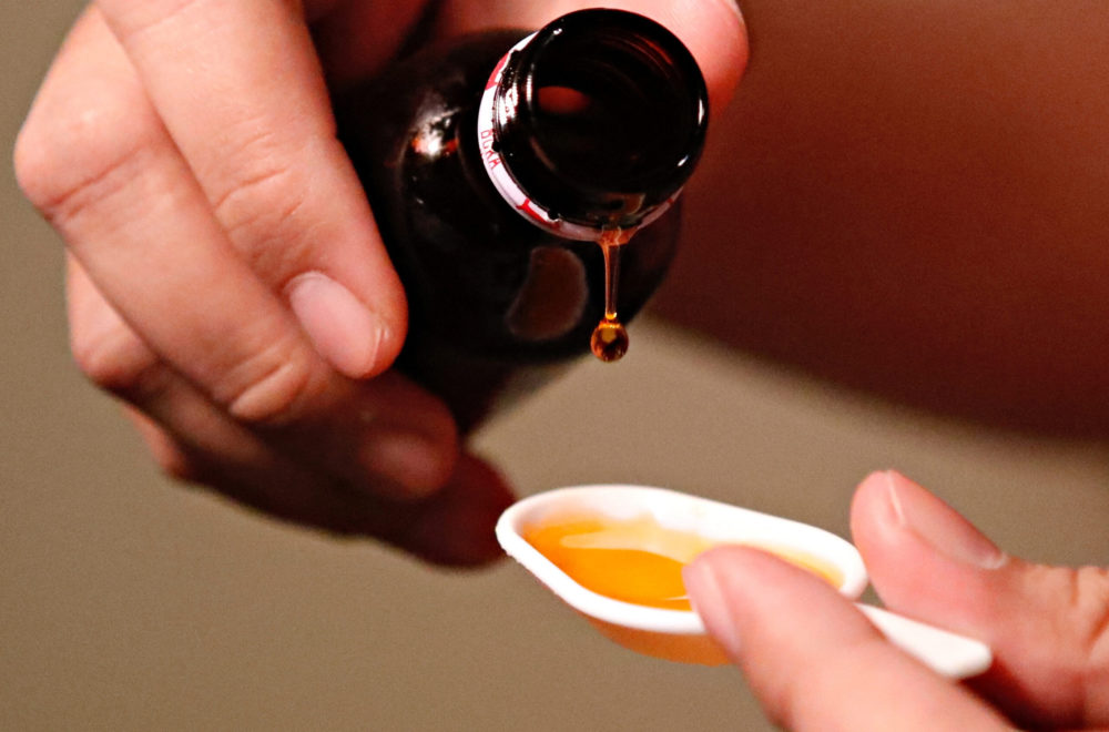 FDA anuncia retiro de varios lotes de jarabe para la tos Robitussin por peligrosa contaminación