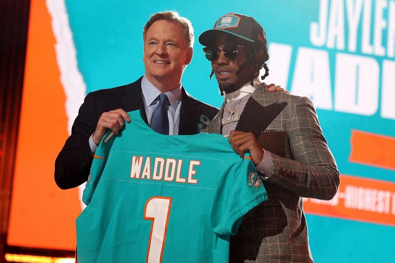 Conoce a Jaylen Waddle el pick número seis del Draft 2021 escogido por los Dolphins