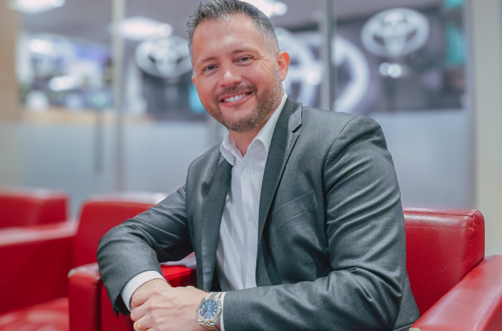 De vendedor a mentor: El ascenso de Jesús Bouquet en la industria automotriz del sur de Florida