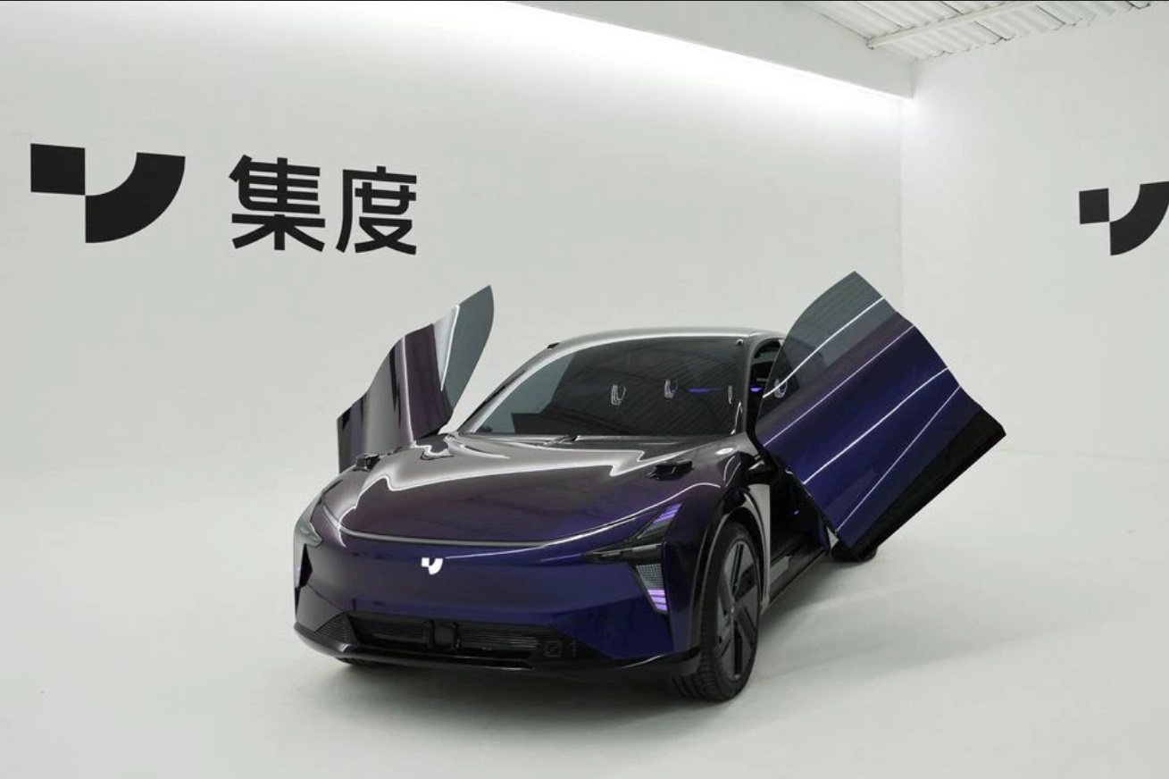 Jidu Auto presentó su primer coche “robot”
