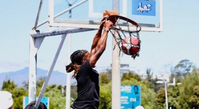 Estrella del Miami Heat se pasó al baloncesto callejero en Ecuador