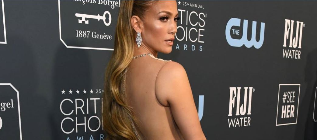 Jennifer Lopez forgot to wear her underwear with a pink dress (+Photos)