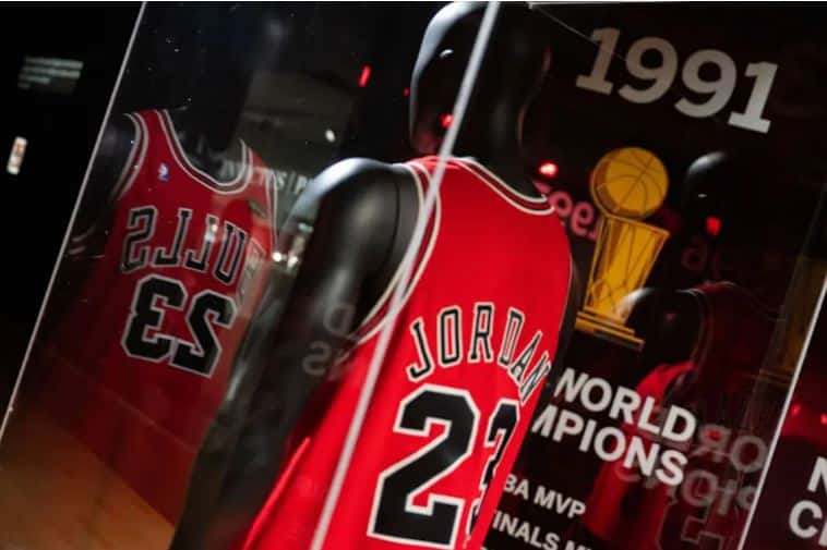 Camiseta del ‘Last Dance’ de Michael Jordan alcanza cifra récord en una subasta