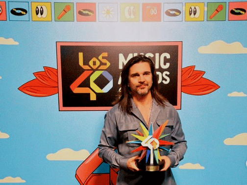 Juanes recibe el Golden Music Award por su trayectoria artística