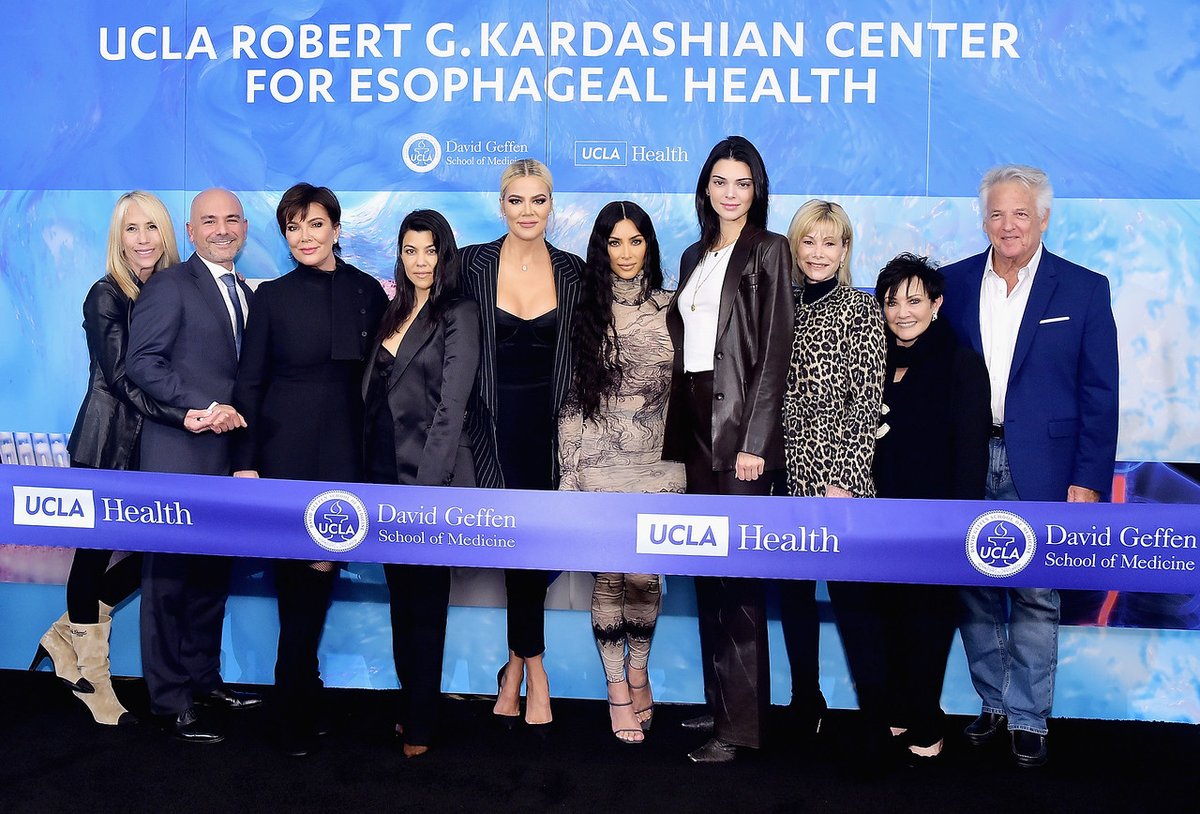 Kim Kardashian presentó centro médico en honor a su padre
