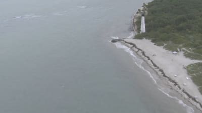 Lluvias provocan desbordamiento de alcantarillado en Miami-Dade
