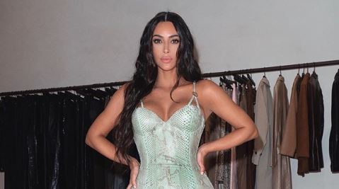 Kim Kardashian cambia radicalmente de look y sorprende a todo el mundo