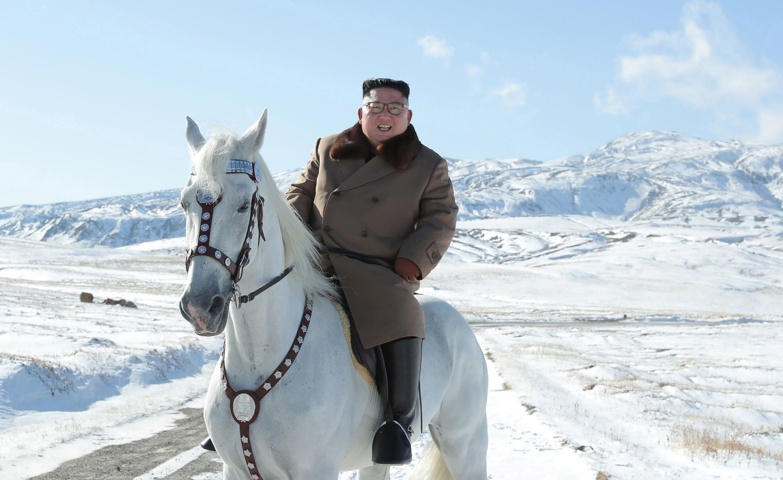 Kim Jong cabalgó por el monte sagrado y provocó rumores con un preocupante mensaje político