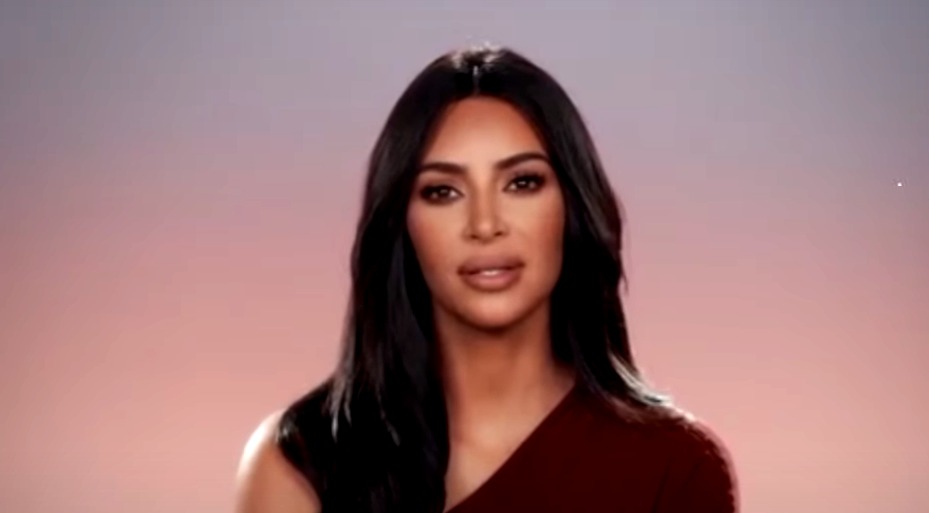 Kim Kardashian resalta su retaguardia con estos pantalones