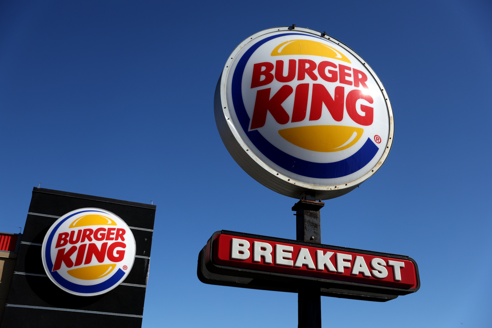 Burger King se declara en bancarrota y cierra sucursales en