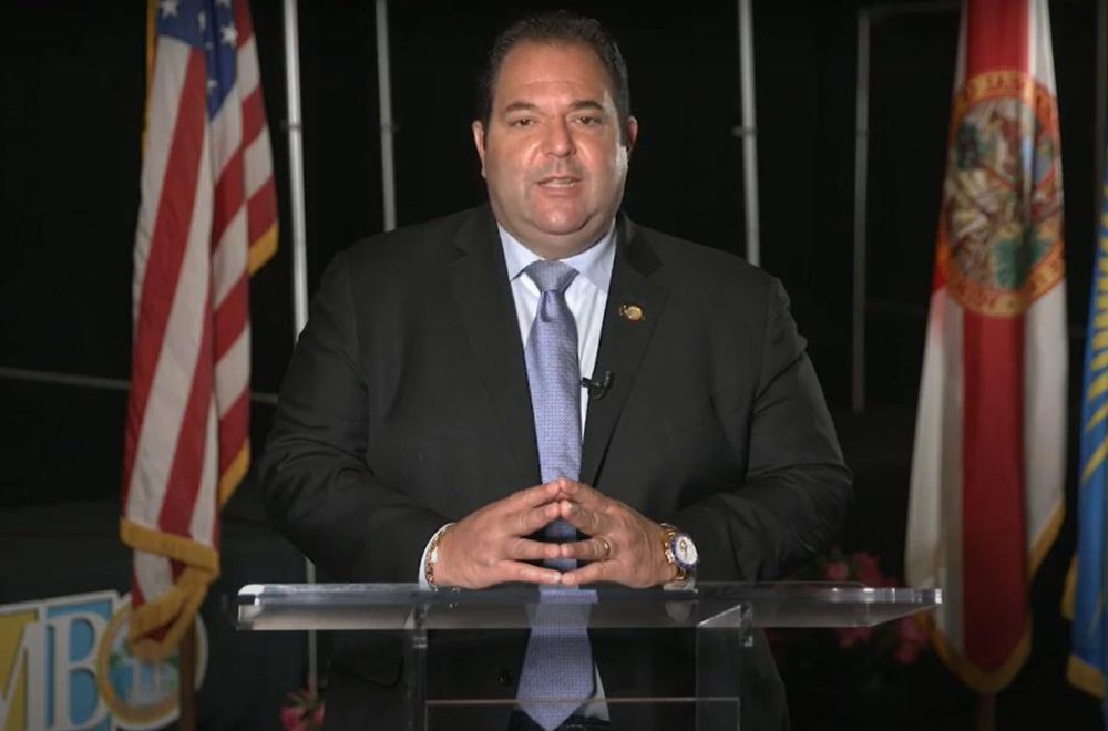 DeSantis suspende al alcalde de North Miami Beach por acusaciones de votación ilegal