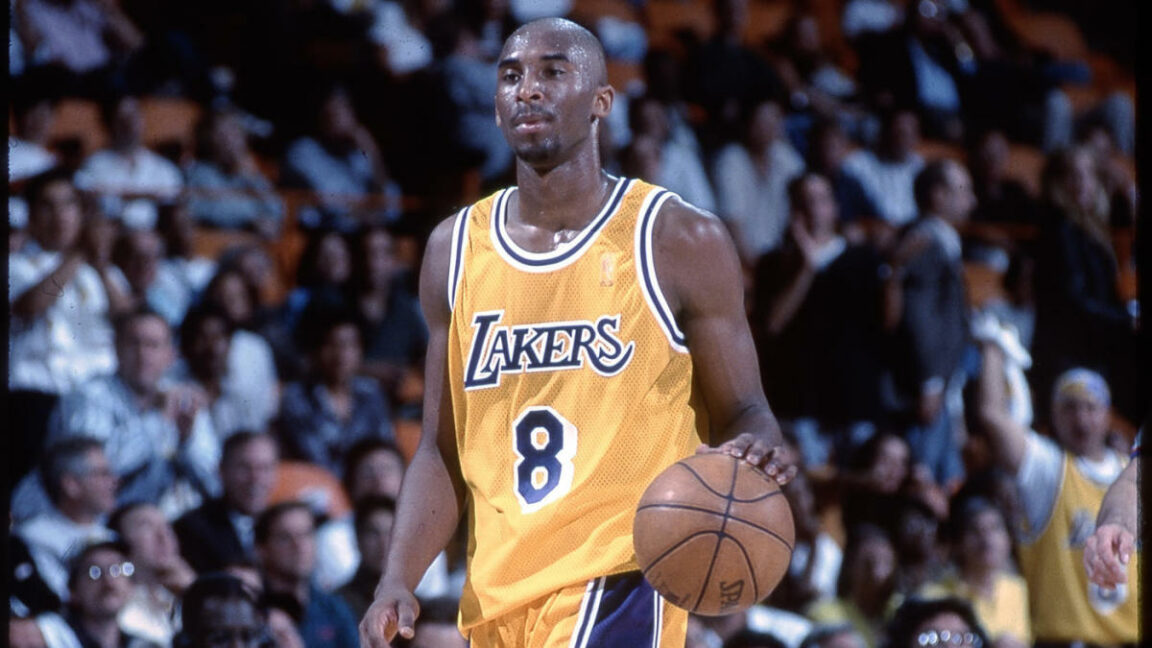Camiseta de novato de Kobe Bryant podría subastarse entre $ 3M y 5M