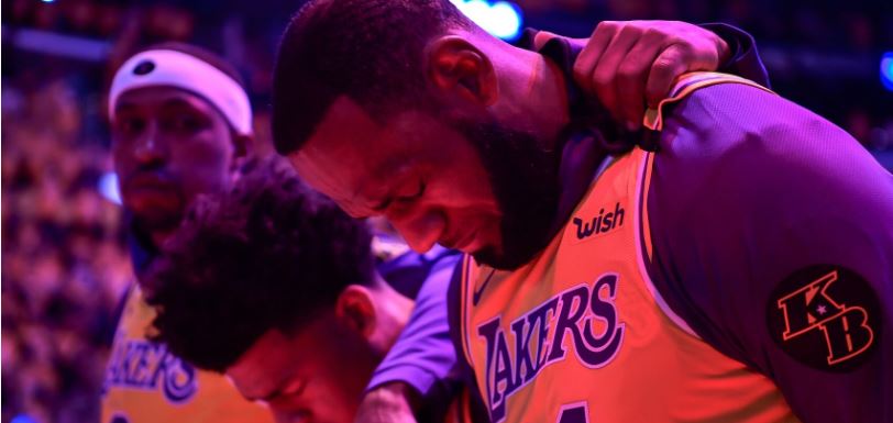 ¡Emotivo! LeBron James despidió entre lágrimas a su amigo Kobe Bryant (Video)