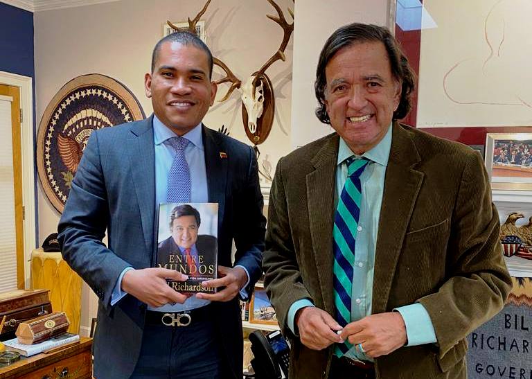 Leocenis García se reúne con el gobernador Bill Richardson en EEUU