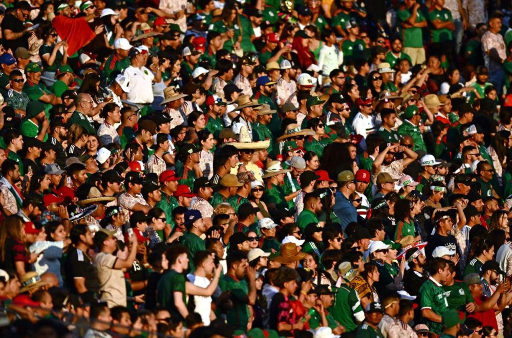 Aficionado apuñaló a otro en partido entre México y Qatar en California (video sensible)