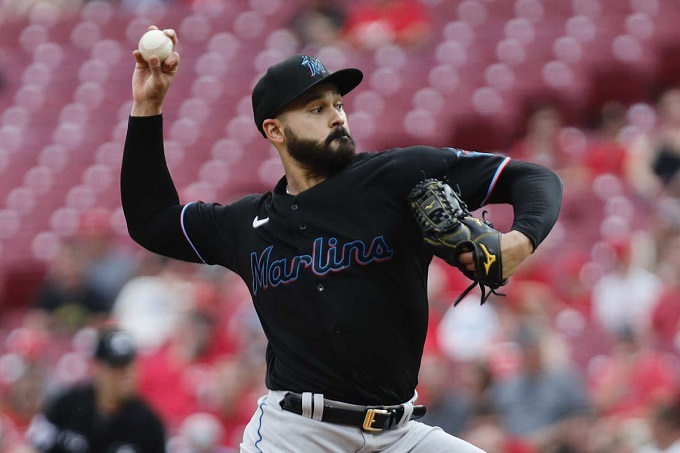 Pablo López se desquitó con Cincinnati Reds y Miami Marlins empató la serie