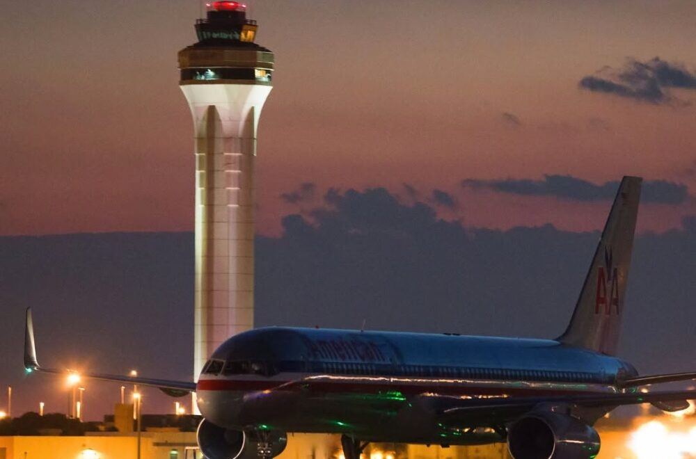 Piloto reporta ataque con láser cerca del Aeropuerto de Miami: brasileño detenido