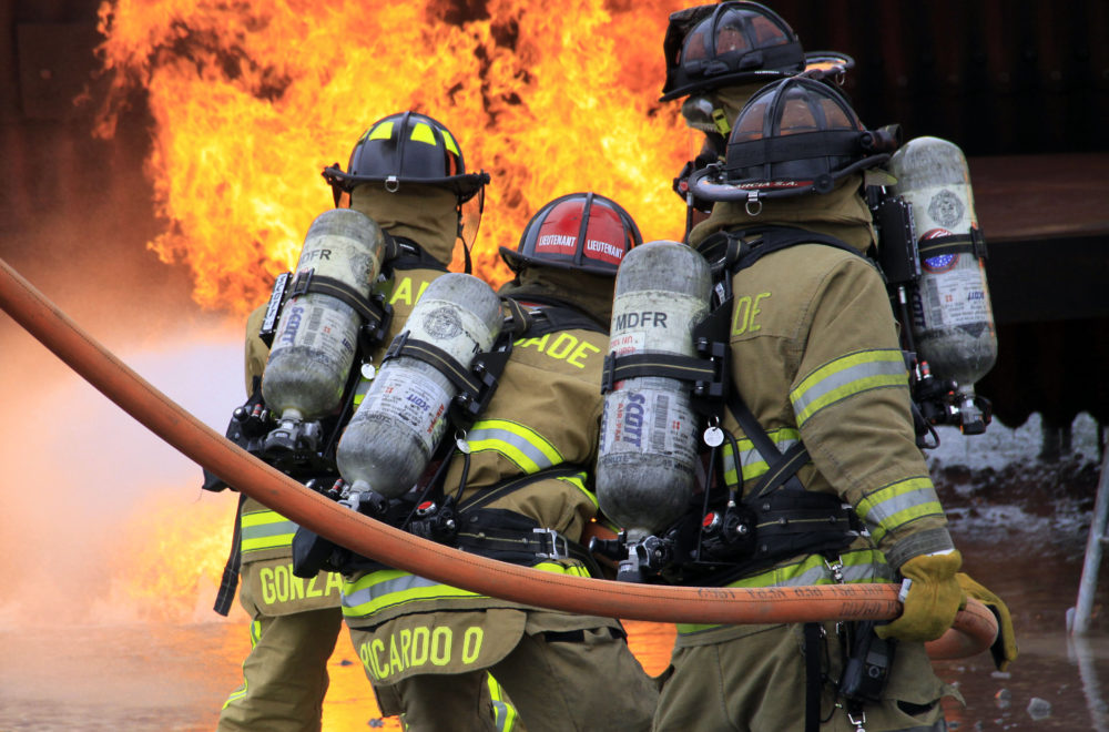 Bote se incendió en marina de Coconut Grove