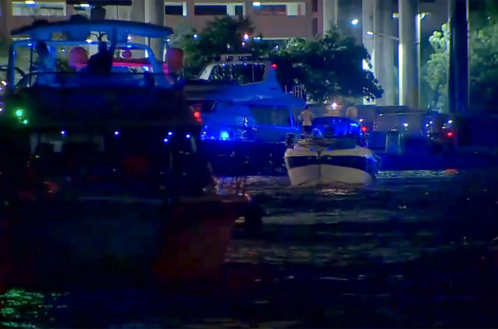 Capitán se negó a extender fiesta en Miami River y dos pasajeros lo amenazaron con un arma