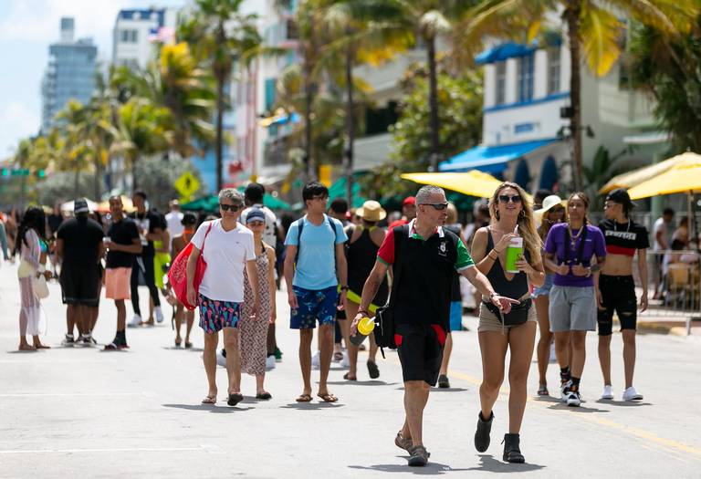 Playas de South Beach cerrarán temprano para evitar a los “spring breakers” en medio de la pandemia