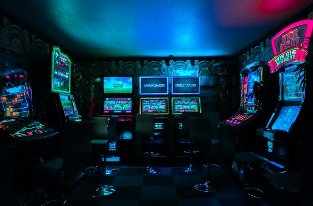 Desmantelan red de juego ilegal y lavado de dinero que operaba entre Miami Dade y Palm Beach