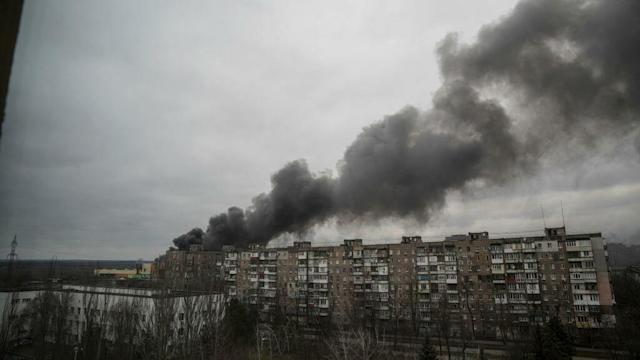 ¡Despiadados! Fuerzas rusas tomaron como rehenes a 400 personas en un hospital de Mariupol