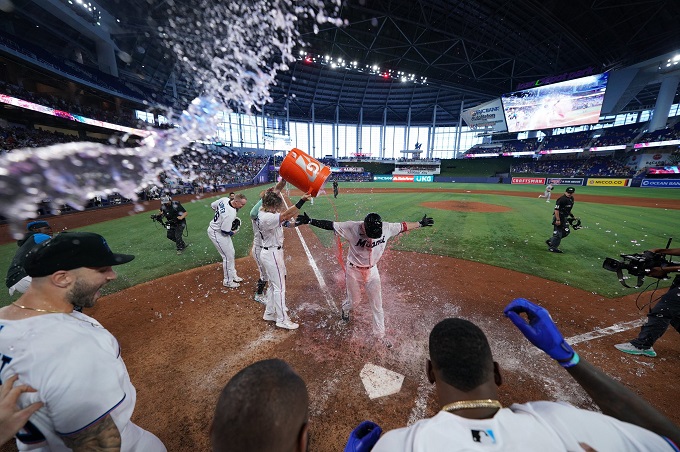 Miami Marlins evitó barrida ante New York Mets