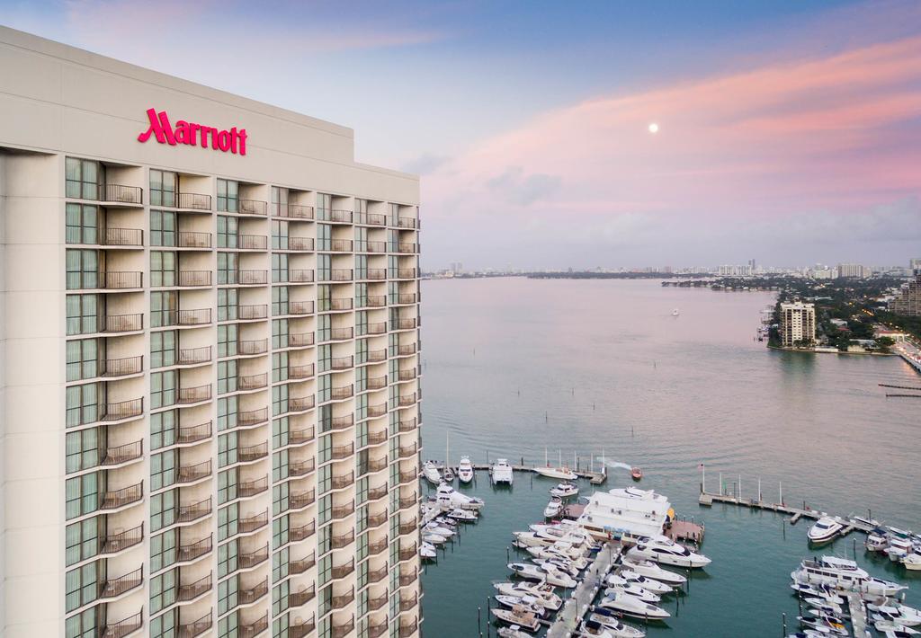 Tiroteo en las afueras del hotel Marriott de Miami dejó dos heridos