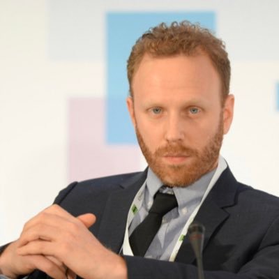 ¡Conoce a Max Blumenthal!  El vándalo de las protestas en EE.UU. que se relaciona con Maduro