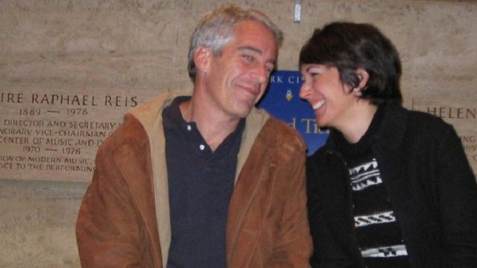 Miembro del jurado del caso Ghislaine Maxwell podría tener inmunidad