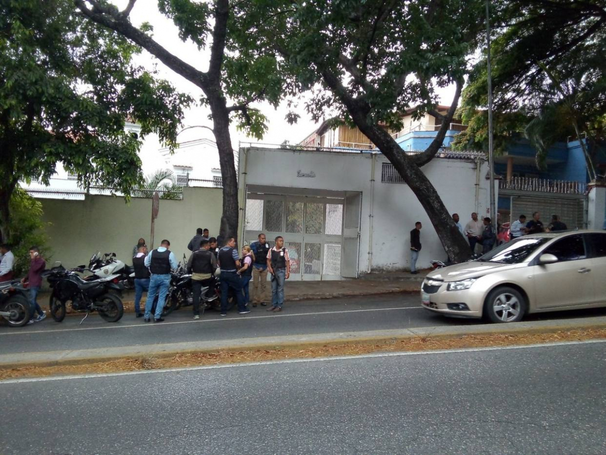 Delincuentes hirieron a tres médicos cubanos durante robó a su residencia en Venezuela